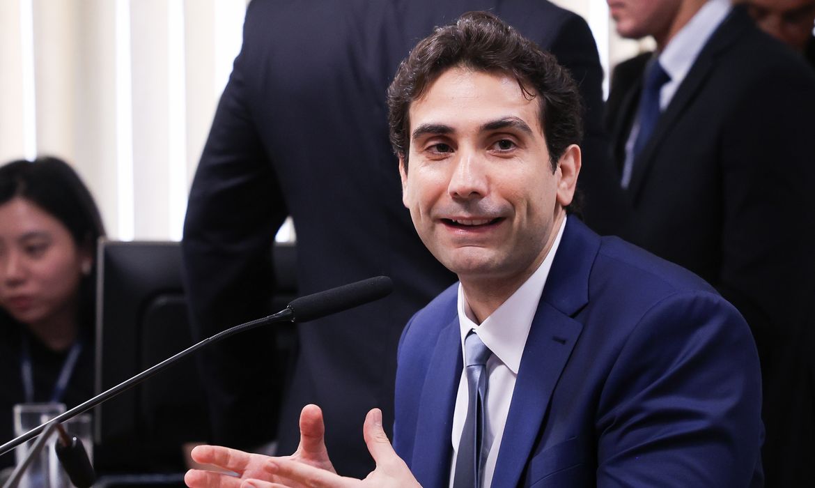 Orientação era investigar qualquer um, sem pirotecnia, diz Galípolo