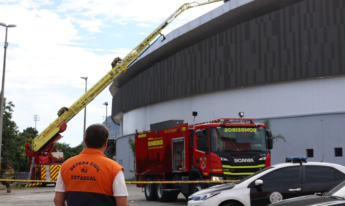 Incêndio no Velódromo do Rio é controlado; pista não teve impacto