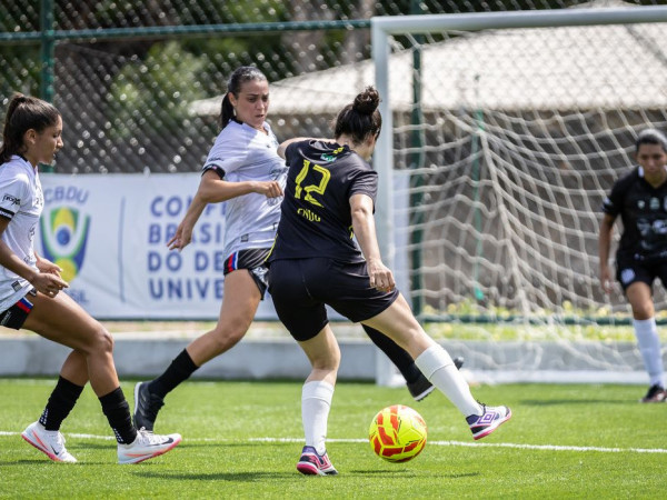 JUBs Futebol contam com campo exclusivo para o futebol feminino