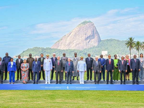 Brasil assume alian&ccedil;a&nbsp;e&nbsp;pede&nbsp;Atl&acirc;ntico Sul livre&nbsp;de guerras&nbsp;e tens&otilde;es
