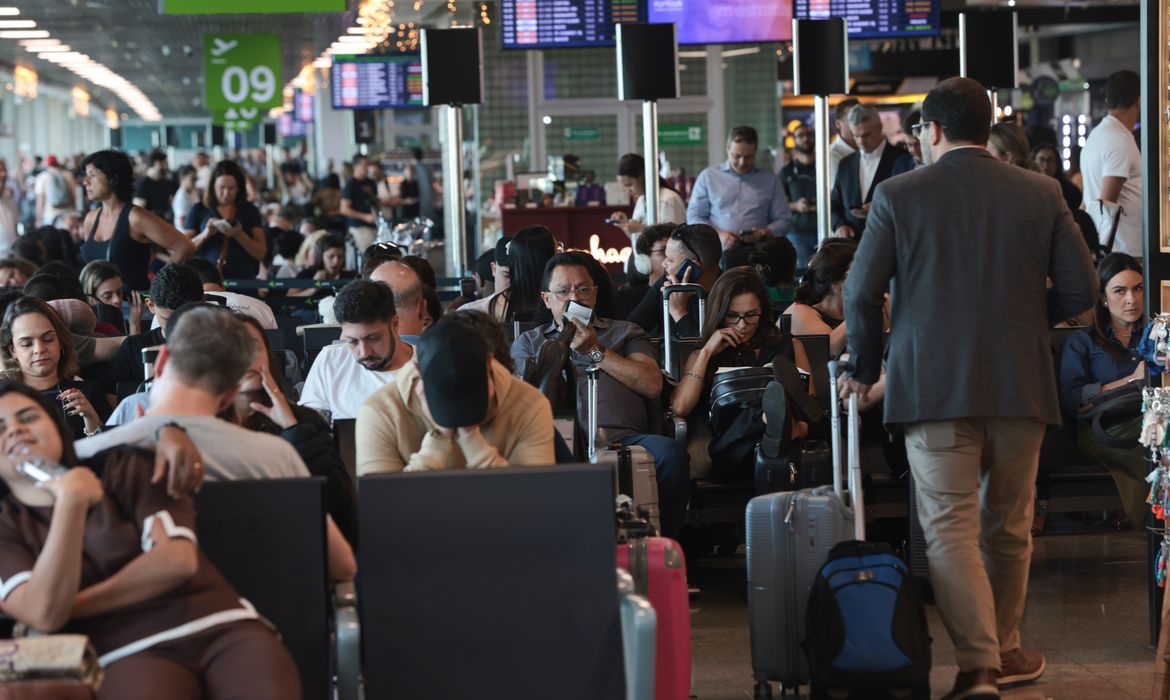Após pane, Aeroporto de Congonhas vai operar até meia-noite