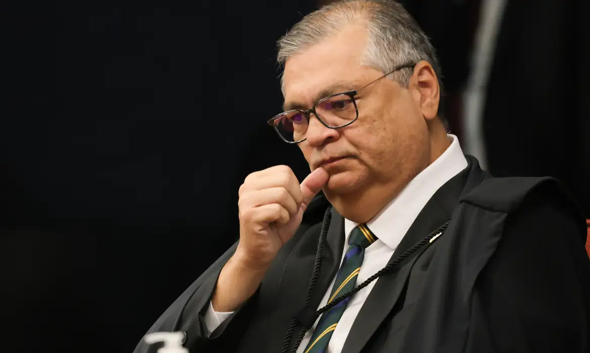Dino profere segundo voto contra lei de SC que proibiu cotas raciais