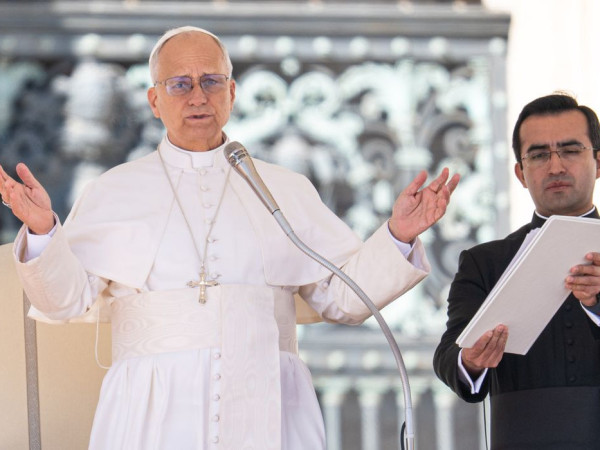 Papa pede fim da guerra, enquanto EUA e Ir&atilde; negociam paz