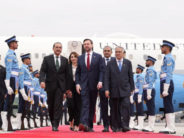 Sem acordo de paz entre EUA e Ir&atilde;, Trump promete fechar Ormuz