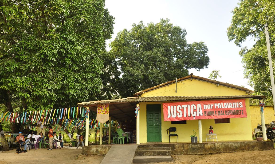 Julgamento de réus pela morte de mãe Bernadete será retomado amanhã