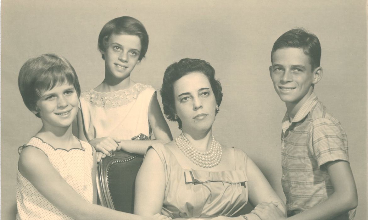 Morta há 50 anos, Zuzu Angel usou a maternidade como arma política