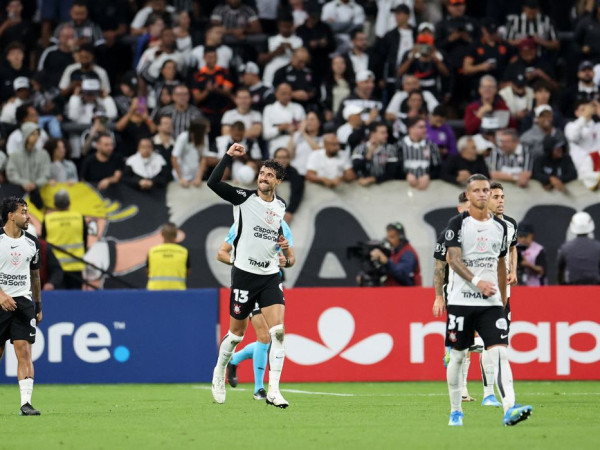 Corinthians derrota Santa Fe e segue 100% na Copa Libertadores