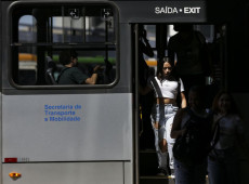 Rio ter&aacute; lei contra abuso a mulheres no transporte coletivo