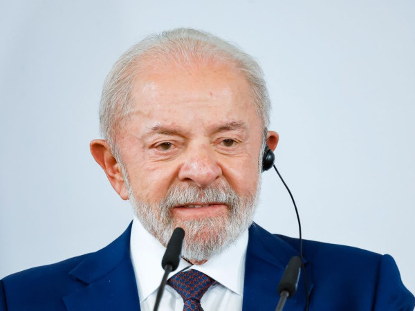 Lula chega &agrave; Alemanha para assinar parcerias comerciais e de inova&ccedil;&atilde;o