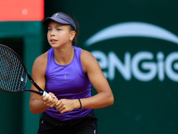 Eduarda Gomes &eacute; campe&atilde; do Roland Garros J&uacute;nior