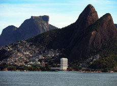 Opera&ccedil;&atilde;o policial deixa visitantes "ilhados" em cart&atilde;o-postal do Rio