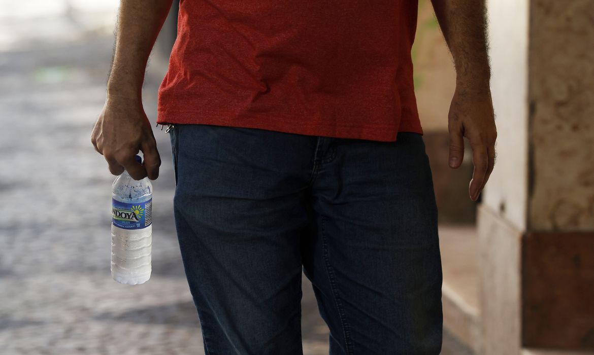 Onda de calor atingirá 4 estados; Inmet alerta para riscos à saúde