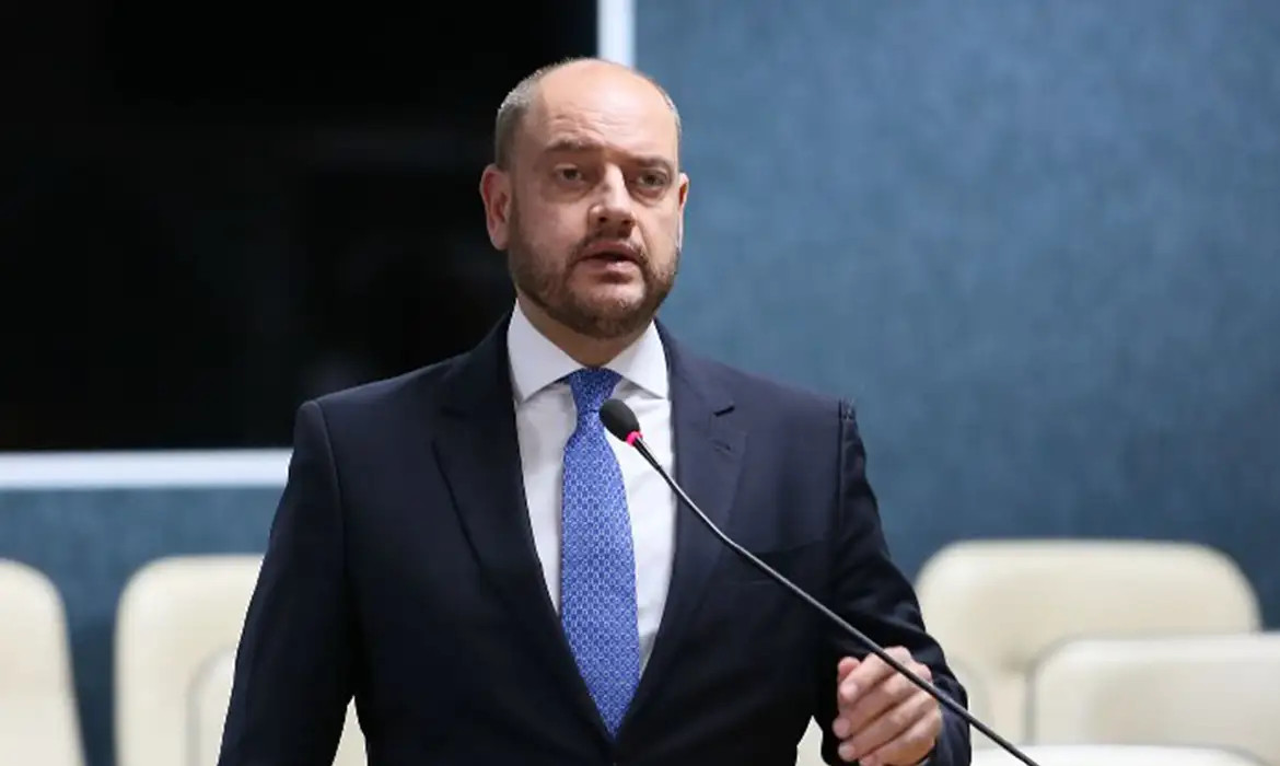 Zanin mantém presidente do TJRJ no cargo de governador interino do Rio