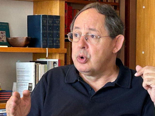 Hiperglobaliza&ccedil;&atilde;o est&aacute; em crise, diz economista Eduardo Giannetti