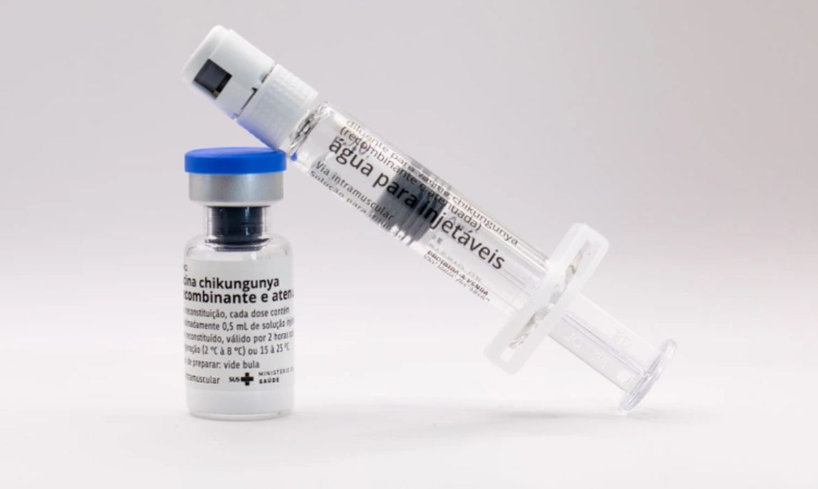 População de Dourados (MS) começa a receber vacina contra chikungunya