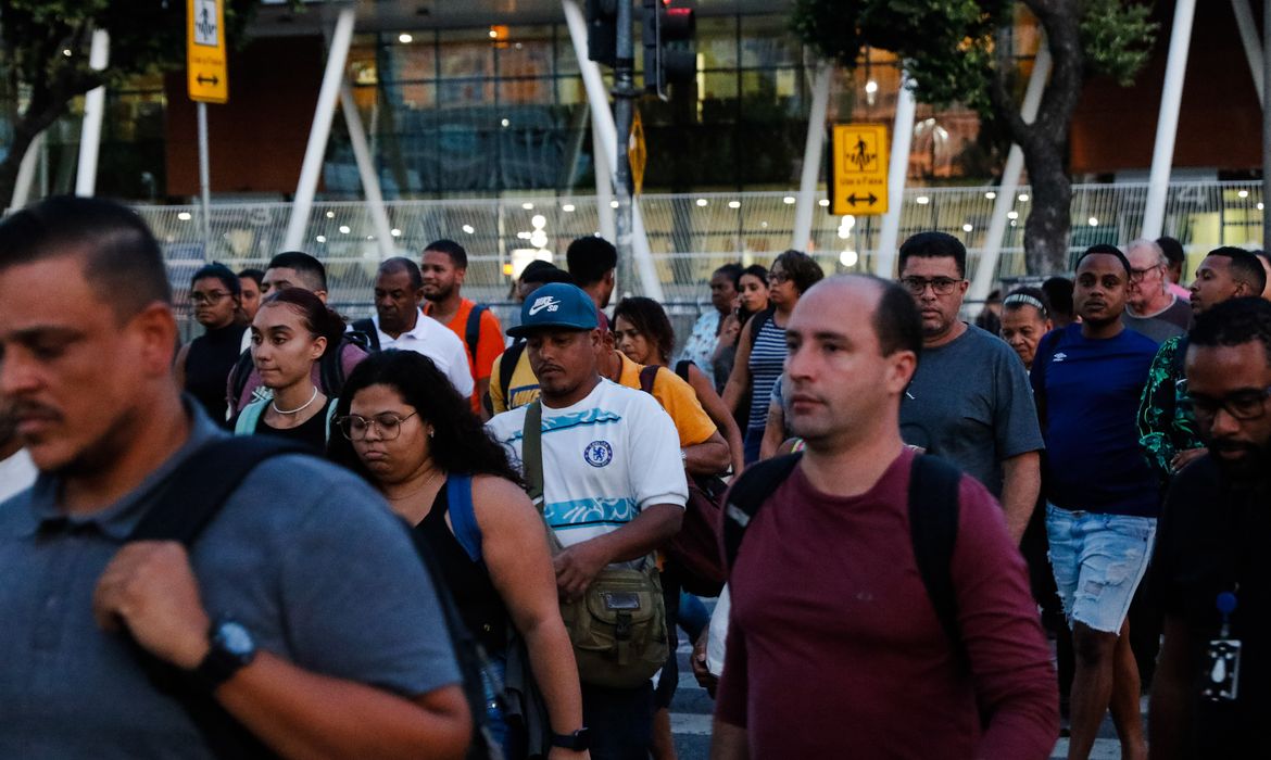 Desemprego no 1º trimestre é de 6,1%, o menor já registrado no período