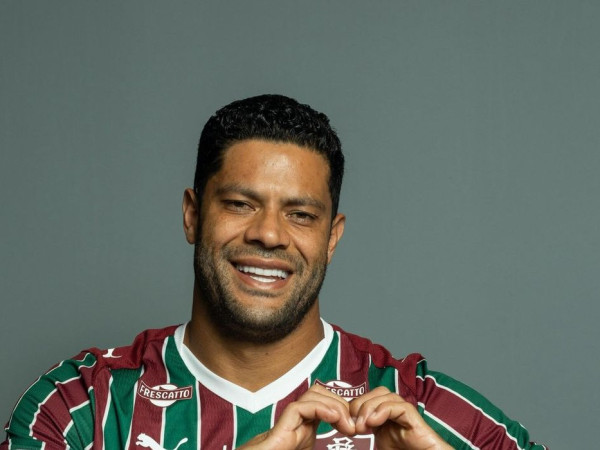 Fluminense anuncia a contrata&ccedil;&atilde;o do atacante Hulk
