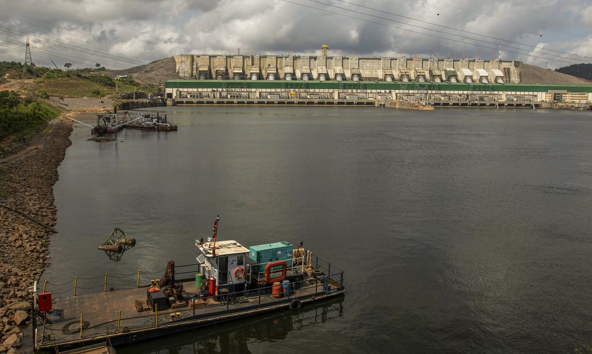 Após dez anos, Belo Monte ainda enfrenta críticas sociais e ambientais