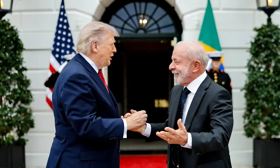 "Ninguém respeita lambe-botas", diz Lula sobre reunião com Trump