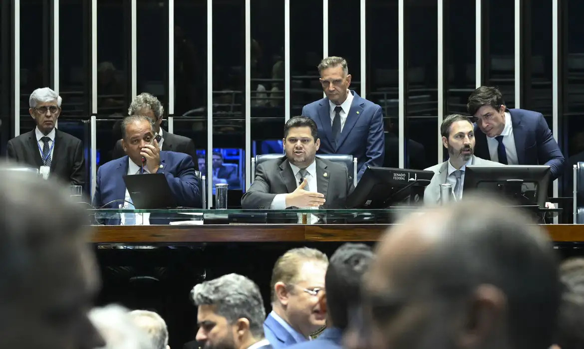 Dosimetria: Alcolumbre promulga lei que beneficia condenados pelo 8/1