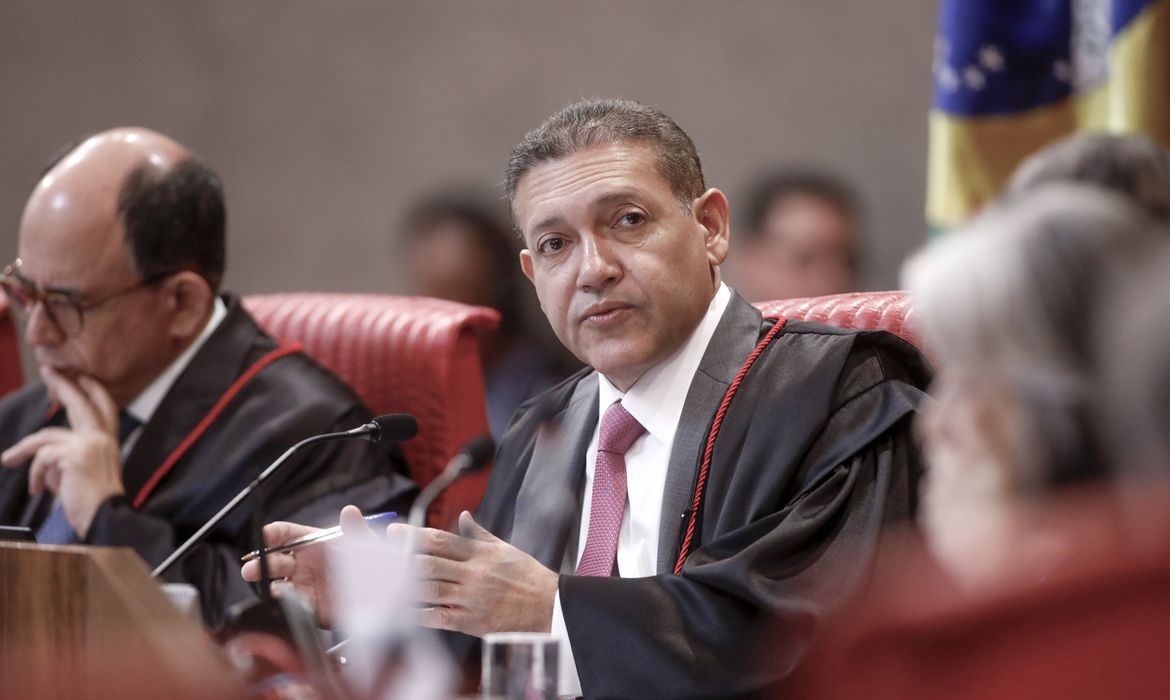 Nunes Marques vai relatar ação de Bolsonaro para anular pena