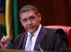 Nunes Marques toma posse na presid&ecirc;ncia do TSE e vai comandar elei&ccedil;&otilde;es