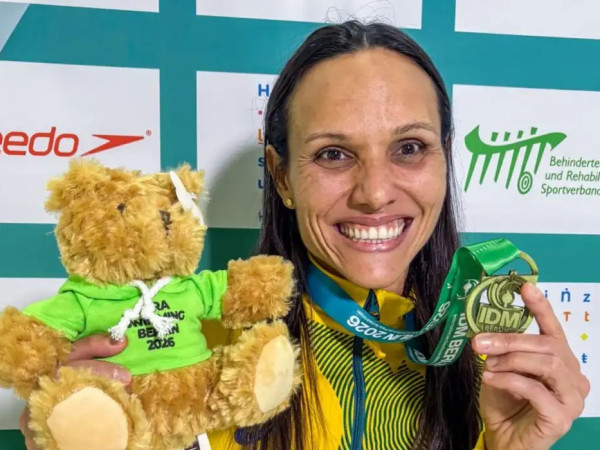 Carol Santiago &eacute; ouro, o 37&ordm; p&oacute;dio do pa&iacute;s no Internacional de Berlim 