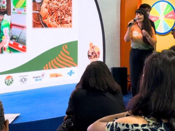 A empres&aacute;ria e diretora de turismo de Canoinhas, Jussara Gon&ccedil;alves, esteve presente representando a regi&atilde;o, levando as riquezas culturais, naturais e as experi&ecirc;ncias aut&ecirc;nticas que fazem parte de todos os munic&iacute;pios integrantes da rota.