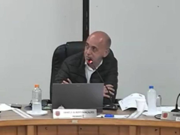 Vereador diz que &lsquo;acesso de travestis&rsquo; a banheiro feminino pode facilitar pedofilia em SC