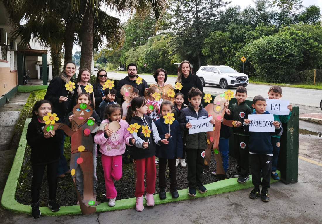 Participação do CREAS na Hora Cívica