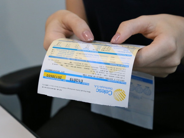 Revis&atilde;o tarif&aacute;ria prev&ecirc; reajuste maior para ind&uacute;strias e grandes consumidores; consulta p&uacute;blica ser&aacute; realizada entre maio e julho