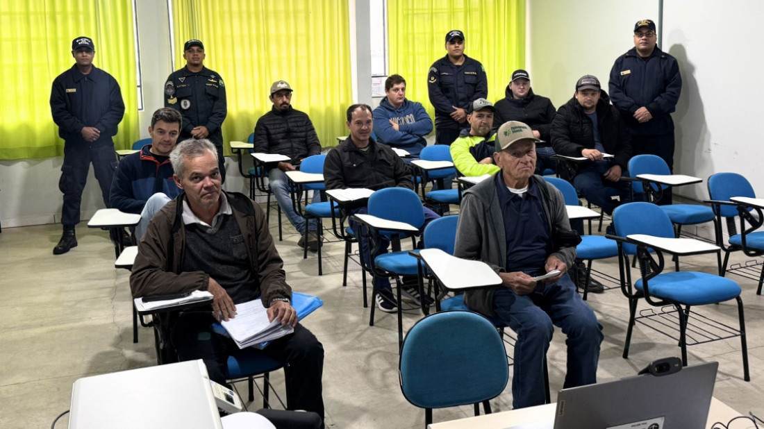 Durante a estada, a equipe da Marinha realizou serviços diretos à comunidade em Canoinhas