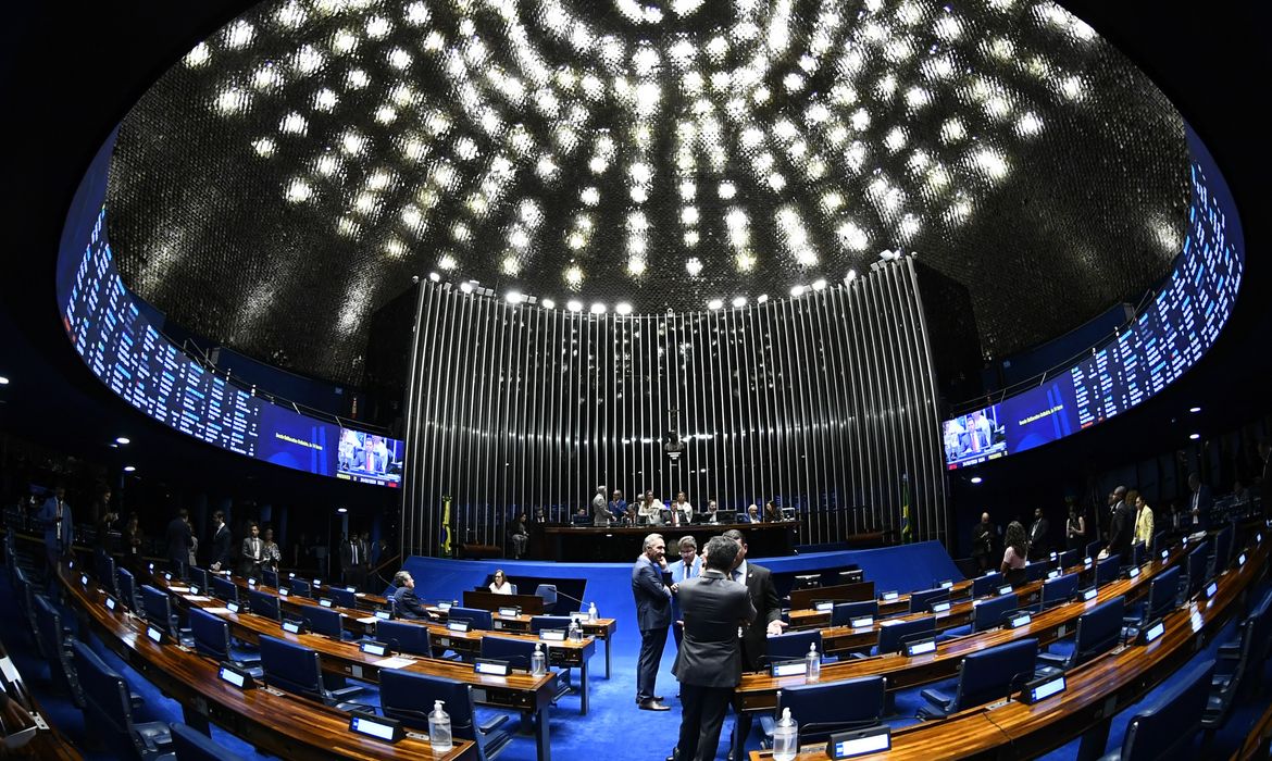Senado aprova projeto de incentivo ao primeiro emprego para jovens