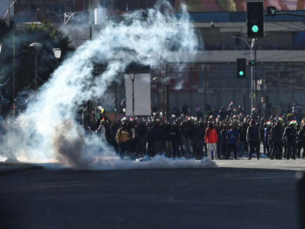 Em meio a protestos, Bol&iacute;via revoga lei que limitava estado de exce&ccedil;&atilde;o