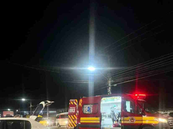 Colis&atilde;o aconteceu na Avenida dos Expedicion&aacute;rios, no bairro Campo da &Aacute;gua Verde, na noite desta ter&ccedil;a-feira