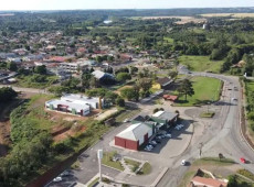 Ind&uacute;stria de papel em Tr&ecirc;s Barras movimenta bilh&otilde;es