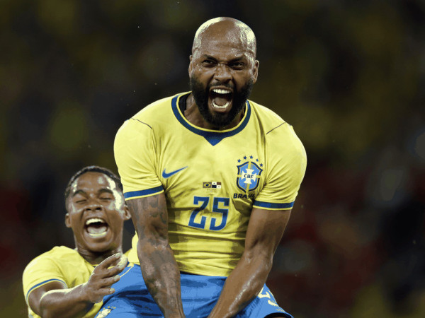 Ancelotti escala 2 times e sele&ccedil;&atilde;o se despede com goleada sobre Panam&aacute;