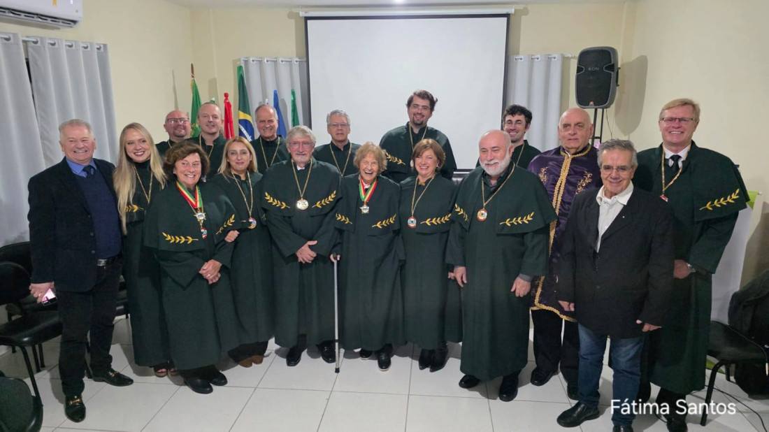 A Academia de Letras do Brasil – Canoinhas celebrou seu 12º aniversário