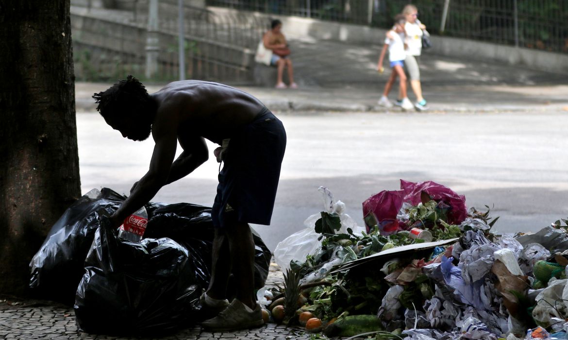 Brasil registrou 150 mil agressões contra população de rua em 10 anos