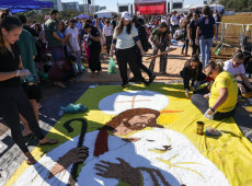 Jovens no DF se unem por tapetes de Corpus Christi&nbsp;e jejum de telas