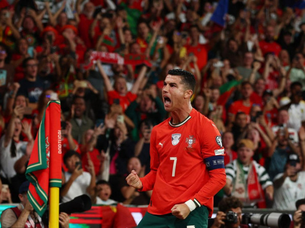 &Uacute;ltima dan&ccedil;a de CR7 &eacute; o destaque do Grupo K da Copa do Mundo