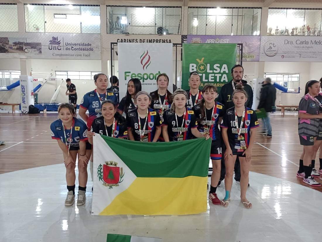 O futsal feminino de Tr&ecirc;s Barras voltou a fazer hist&oacute;ria no cen&aacute;rio esportivo regional.