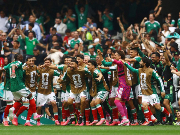 M&eacute;xico abre Copa vencendo &Aacute;frica do Sul em duelo com tr&ecirc;s expuls&otilde;es