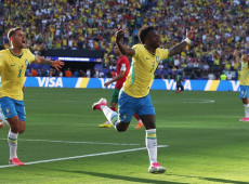 Raphinha, Vini Jr. e Douglas Santos se destacam nos n&uacute;meros da estreia
