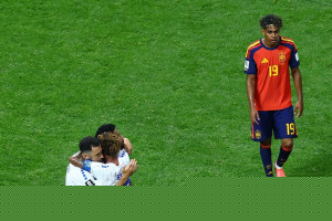 Cabo Verde segura Espanha e estreia em Copas com empate hist&oacute;rico