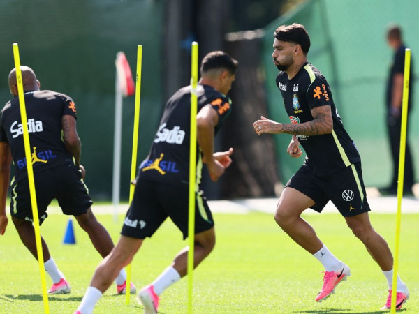 Sele&ccedil;&atilde;o brasileira se reapresenta e faz 1&ordm; treino para encarar Haiti