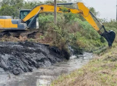 Preven&ccedil;&atilde;o ao El Ni&ntilde;o: trabalho de limpeza de valetas chega ao Campo d'&Aacute;gua Verde