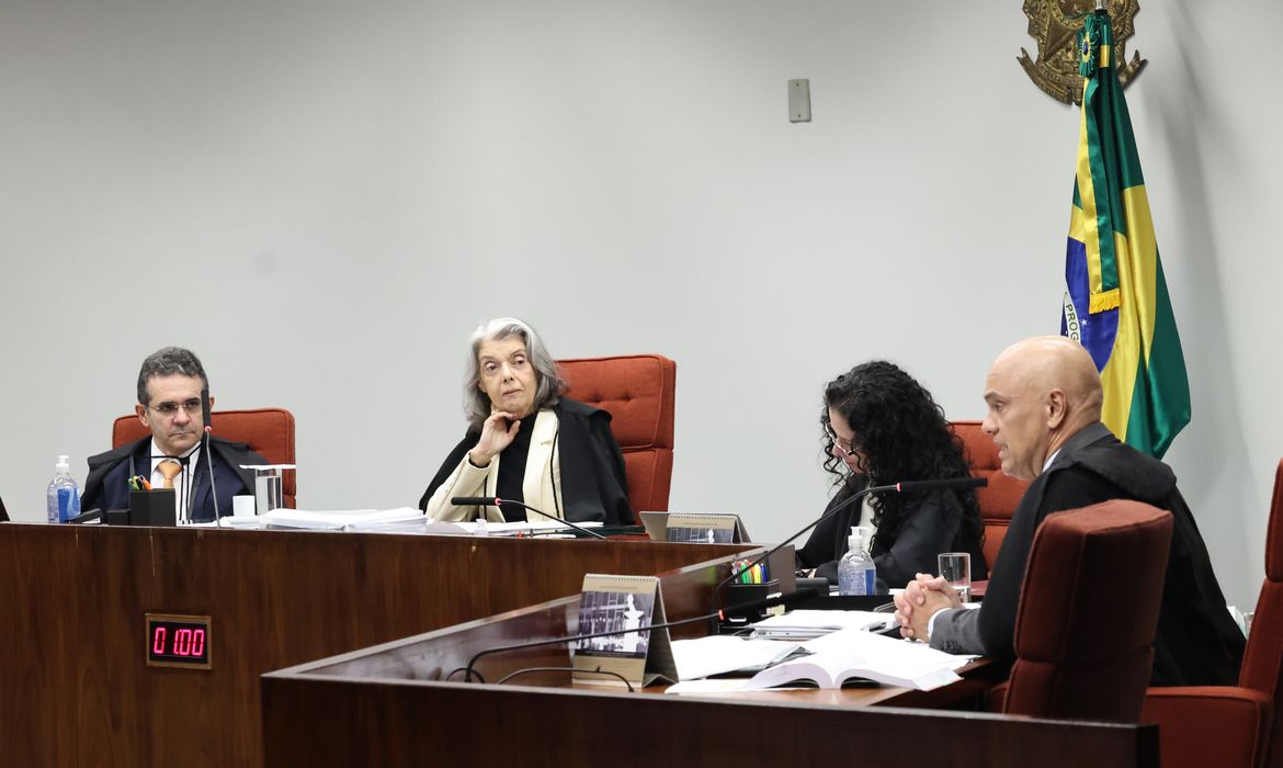 STF forma maioria para condenar Eduardo Bolsonaro no caso do tarifaÃ§o