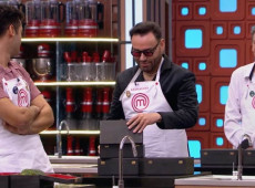 Reinaldo abre abrindo a caixa, Ame ou Odeie