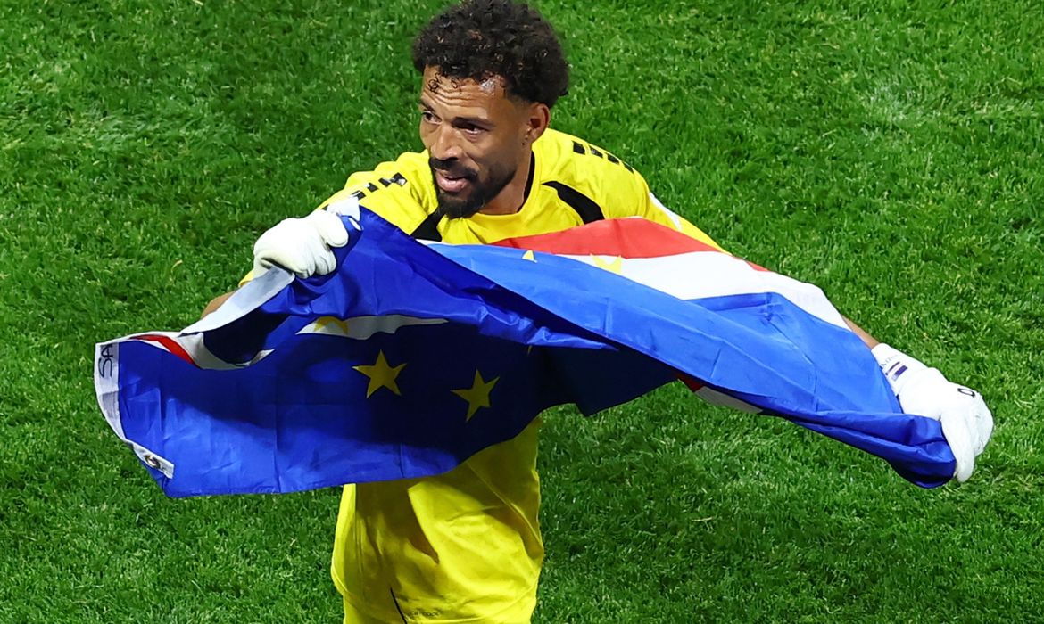 Goleiro Vozinha torce por novo contrato: "lugar onde possa ser feliz"